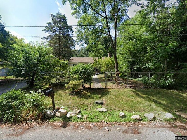 8 Woodlawn Ave, Selden, NY 11784 - view of yard