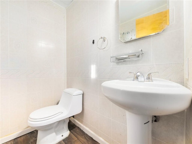 1 Thornbrook Ln N, Suffern, NY 10901 - bathroom featuring tile walls, toilet, and wood finished floors