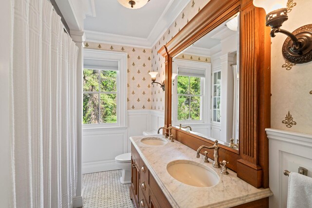 381 W Neck Rd, Lloyd Harbor, NY 11743 - full bathroom featuring a sink, wainscoting, toilet, and double vanity