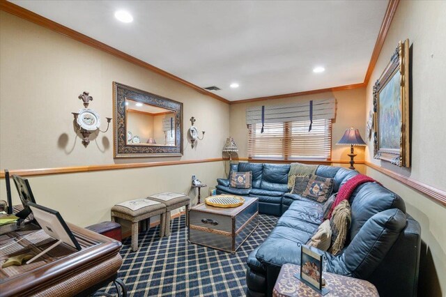 living room with crown molding, recessed lighting, visible vents, and carpet flooring