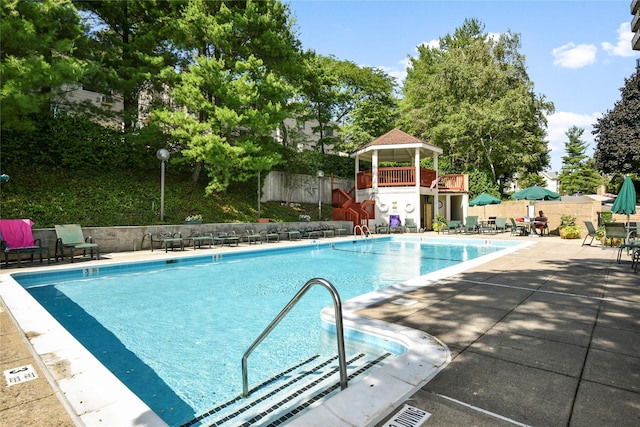 25 Rockledge Ave Unit 601, White Plains, NY 10601 - community pool featuring a patio