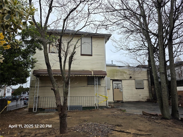 exterior space featuring fence