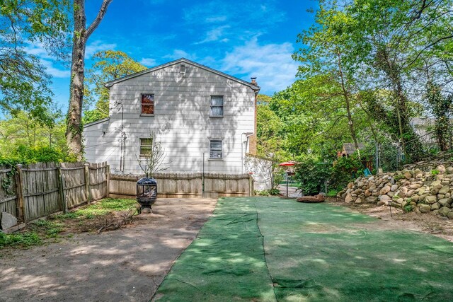 4 Queen Dr, Sound Beach, NY 11789
