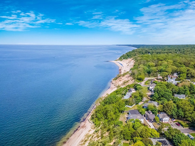 4 Queen Dr, Sound Beach, NY 11789