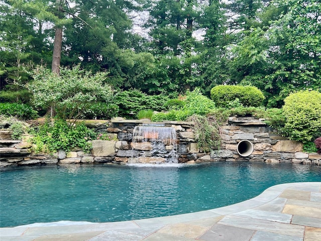 9 Earle Dr, Muttontown, NY 11791 - view of outdoor pool
