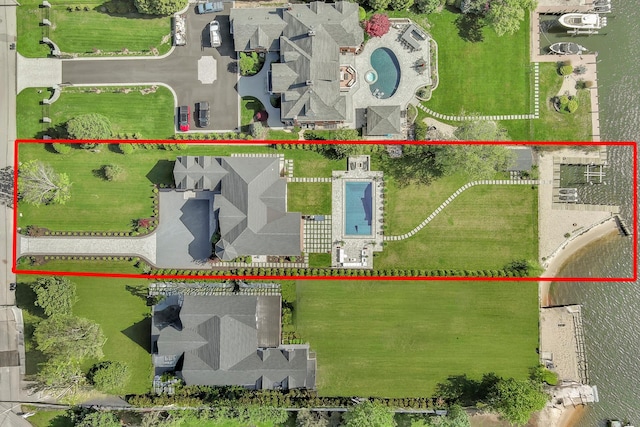 185 Willetts Ln, West Islip, NY 11795 - aerial overview of property's location featuring a pool and property boundaries highlighted