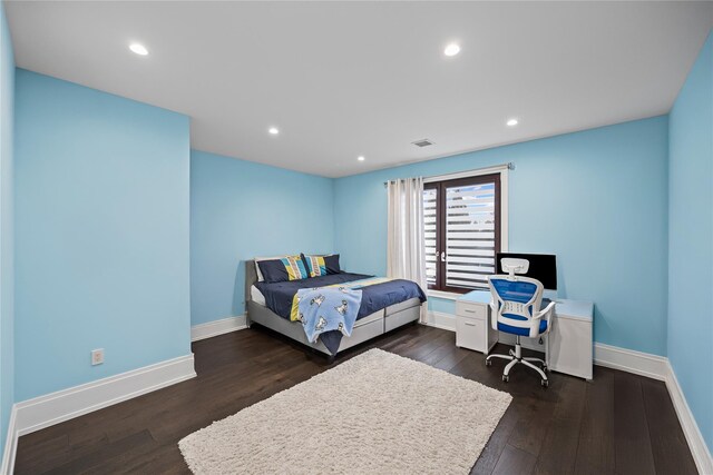 185 Willetts Ln, West Islip, NY 11795 - bedroom featuring dark wood-style floors, baseboards, and recessed lighting