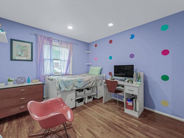 9 Cresthill Pl, Smithtown, NY 11787 - bedroom with wood finished floors, baseboards, recessed lighting, and a desk