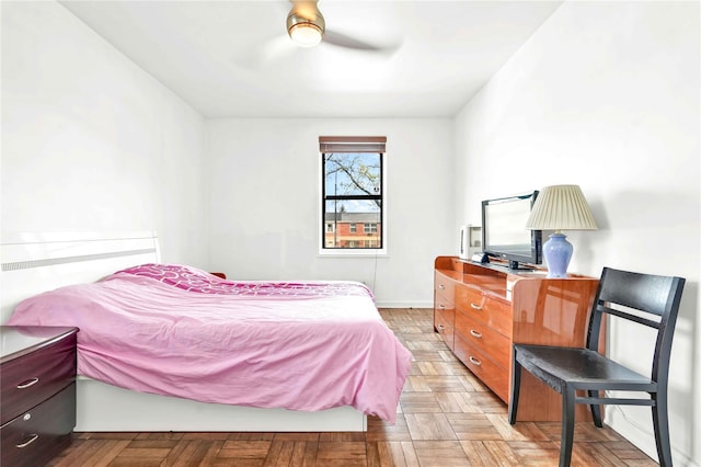 bedroom with ceiling fan
