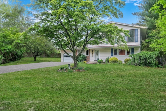 25 Adrienne Ln, Hauppauge, NY 11788 - traditional home with aphalt driveway and a front lawn