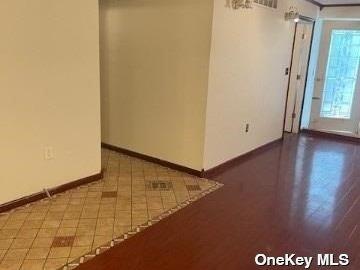 25-54 12th St Unit 3D, Long Island City, NY 11102 - unfurnished room with baseboards