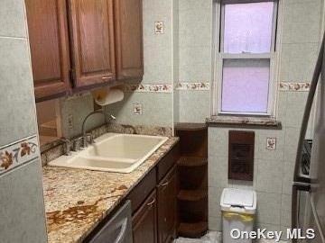 25-54 12th St Unit 3D, Long Island City, NY 11102 - interior space with vanity
