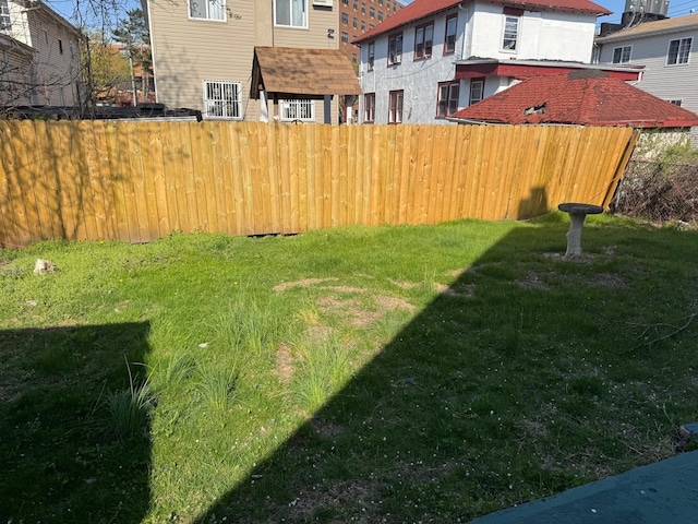 view of yard featuring fence