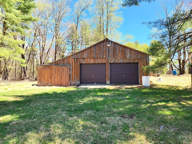 view of detached garage