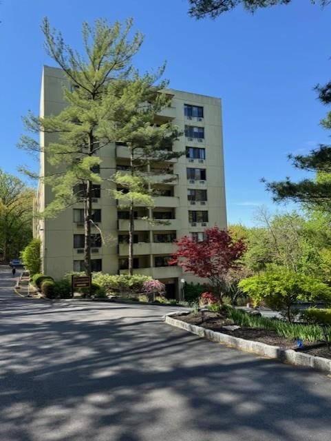 1 David Ln Unit 5E, Yonkers, NY 10701 - view of apartment building / complex