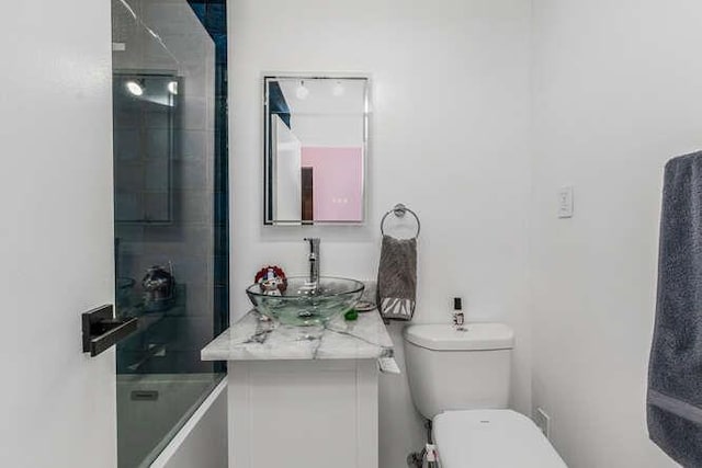 1 David Ln Unit 5E, Yonkers, NY 10701 - bathroom featuring vanity, toilet, and shower / tub combination
