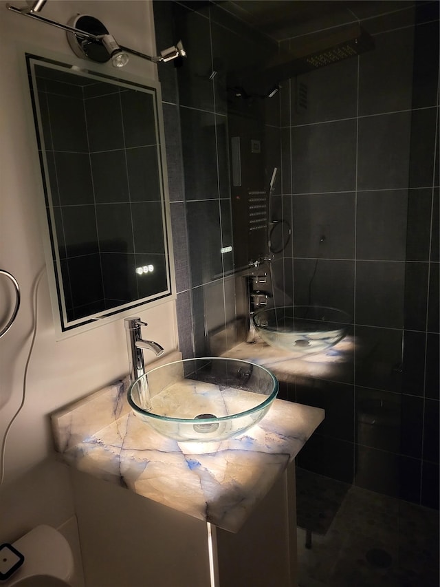 1 David Ln Unit 5E, Yonkers, NY 10701 - bathroom featuring tiled shower and vanity