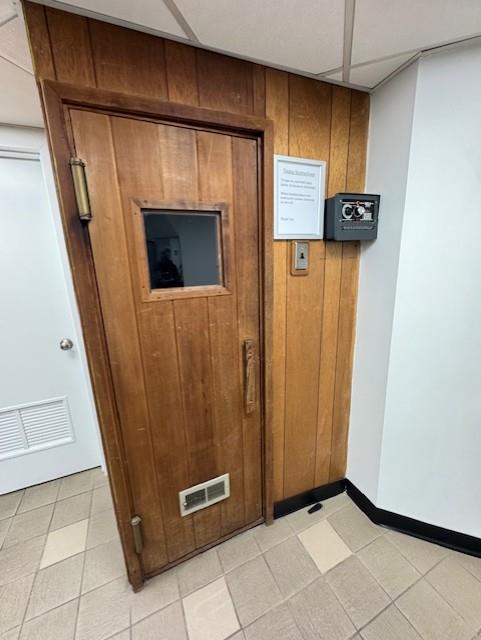 1 David Ln Unit 5E, Yonkers, NY 10701 - detailed view of wood walls and baseboards