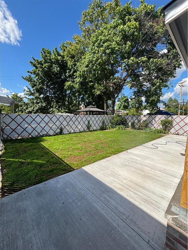 177-37 115th Ave, Saint Albans, NY 11434 - wooden deck featuring a patio