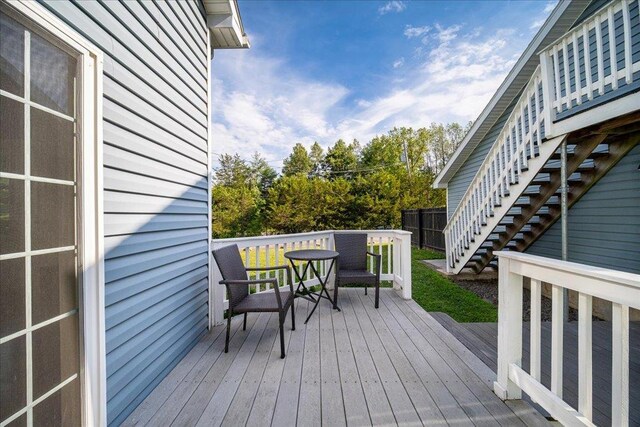 deck with stairs