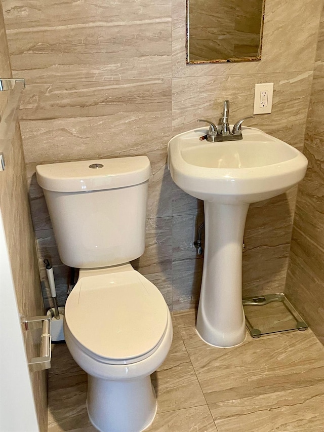 58 7th St, Valley Stream, NY 11581 - bathroom featuring toilet