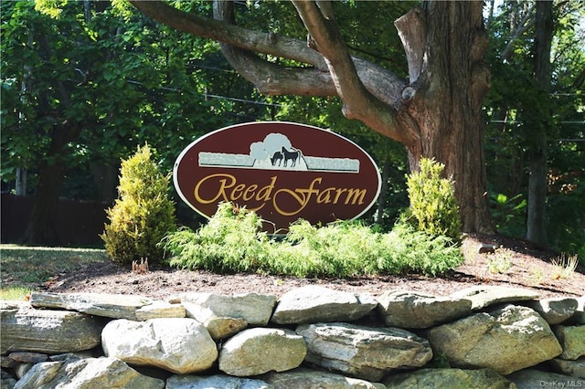 405 Driftway Ln, Brewster, NY 10509 - view of community / neighborhood sign