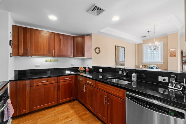 kitchen with an inviting chandelier, a sink, dishwasher, light wood-type flooring, and visible vents