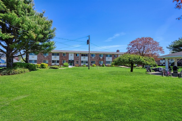 2433 Union Blvd Unit 4B, Islip, NY 11751 - view of yard