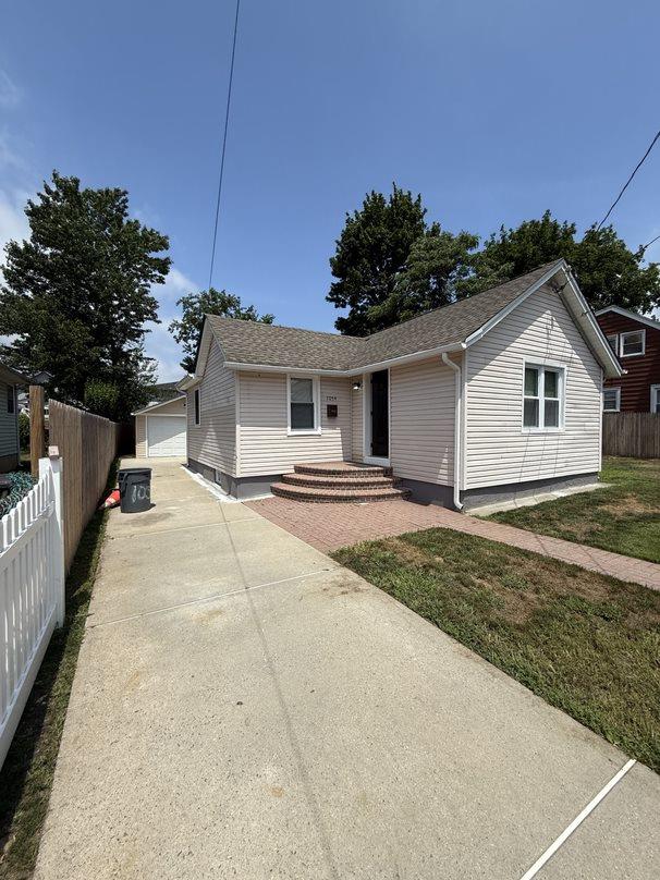 1054 Adams St, Uniondale, NY 11553 - photo 4