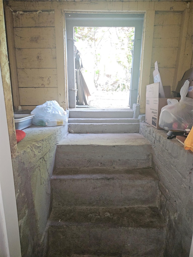 355 Ridgewood Ave, Brooklyn, NY 11208 - view of staircase