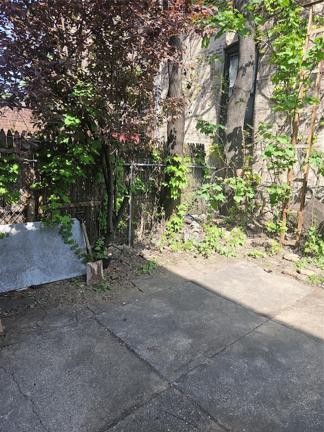 355 Ridgewood Ave, Brooklyn, NY 11208 - view of patio / terrace