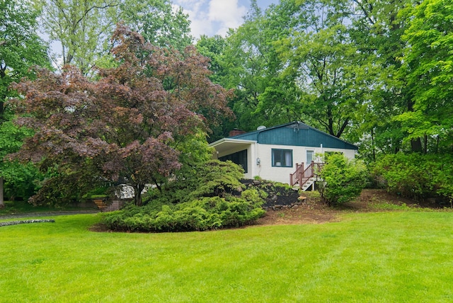 15 Riverview Farm Rd, Ossining, NY 10562 - view of green lawn