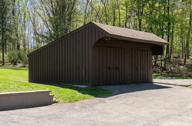 163 Smith Rd, Poughkeepsie, NY 12603 - view of outdoor structure featuring an outbuilding