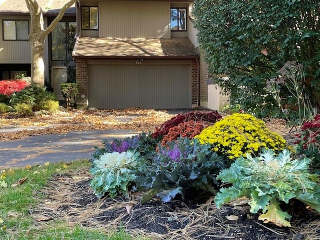185 Old Pond Ct Unit 185, Jericho, NY 11753 - exterior space