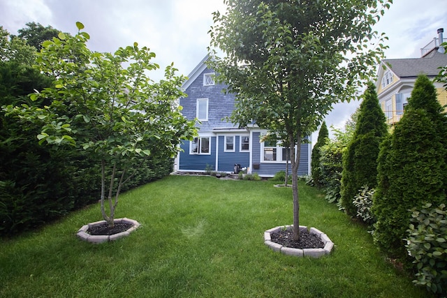 80 Clifton Ave, Kingston, NY 12401 - rear view of property featuring a yard