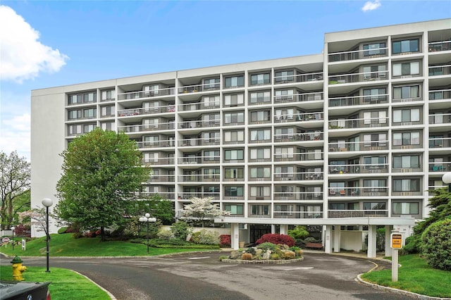 100 High Point Dr Unit 504, Hartsdale, NY 10530 - view of apartment building / complex