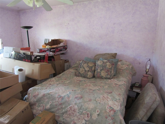 bedroom with ceiling fan