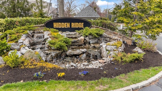 view of community / neighborhood sign