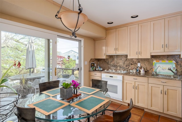 100 Marlborough Ct, Rockville Centre, NY 11570 - photo 22