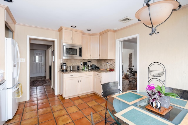 100 Marlborough Ct, Rockville Centre, NY 11570 - photo 23