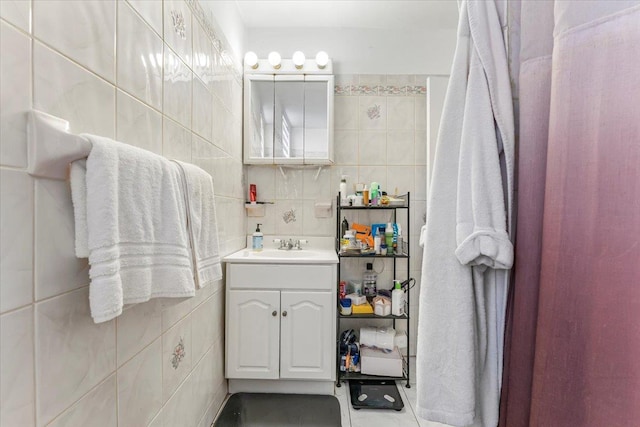 515 S 9th Ave, Mount Vernon, NY 10550 - bathroom with vanity and tile walls