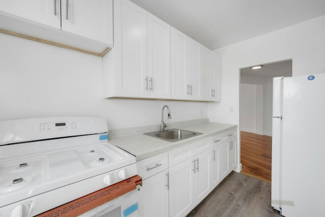 75 Lee Ave Unit 3D, Yonkers, NY 10705 - kitchen featuring freestanding refrigerator, stove, a sink, wood finished floors, and light countertops