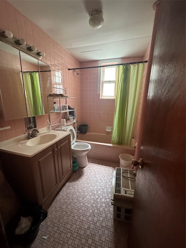 1171 Leland Ave, Bronx, NY 10472 - bathroom with toilet, shower / tub combo with curtain, and vanity
