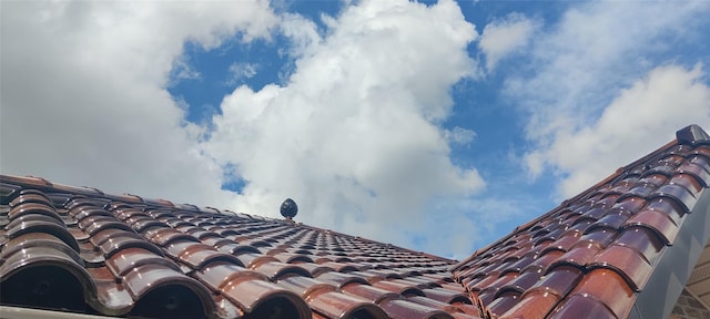 details with a tiled roof