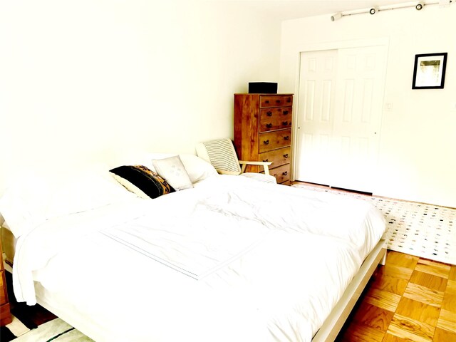 bedroom featuring a closet