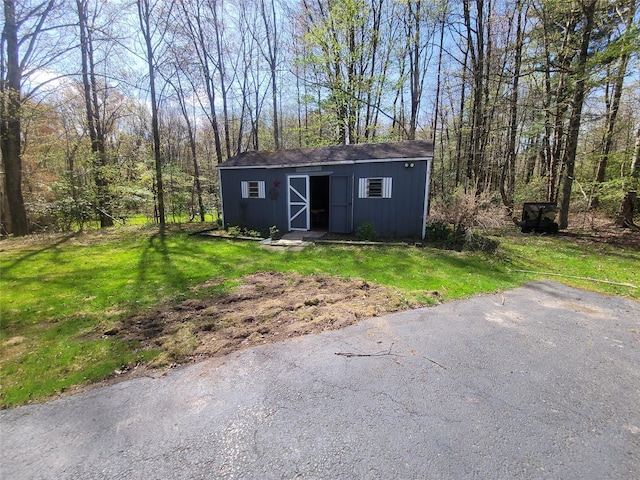 view of outbuilding featuring an outbuilding