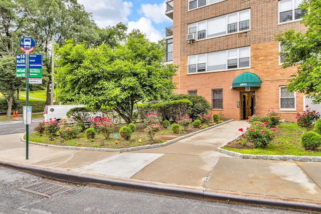 2601 Henry Hudson Pkwy Unit 5E, Bronx, NY 10463 - view of property featuring cooling unit