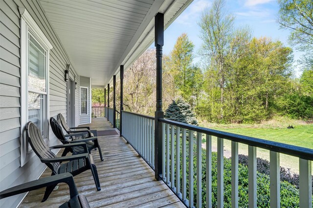 10-12 Damian Ct, Chester, NY 10918 - balcony featuring a porch