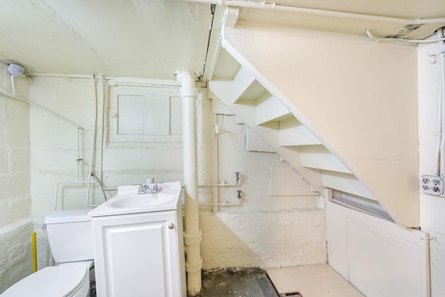 3399 Ely Ave, Bronx, NY 10469 - bathroom featuring toilet, a marble finish shower, and vanity