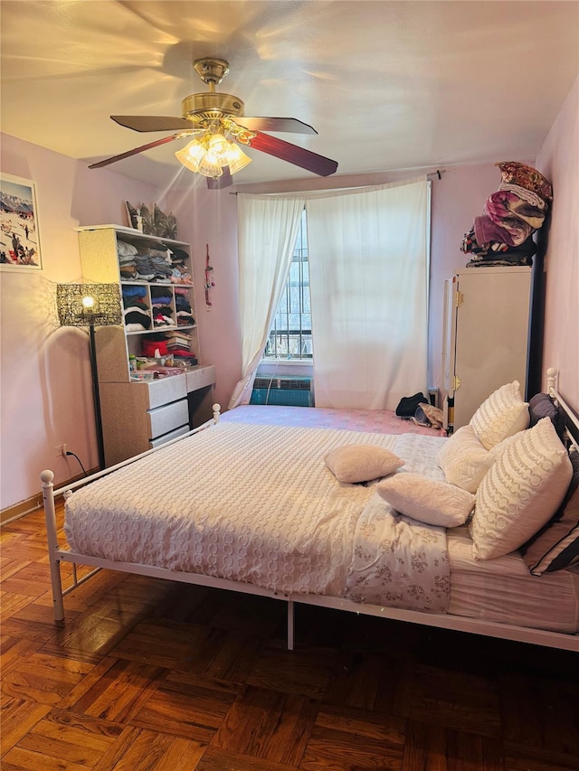 bedroom featuring a ceiling fan